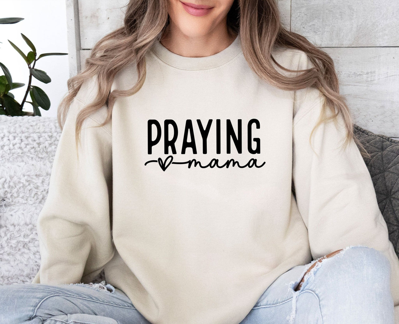 Praying Mama Sweater - lismoreboutique - Sweatshirt - Christian_Mom_Gift