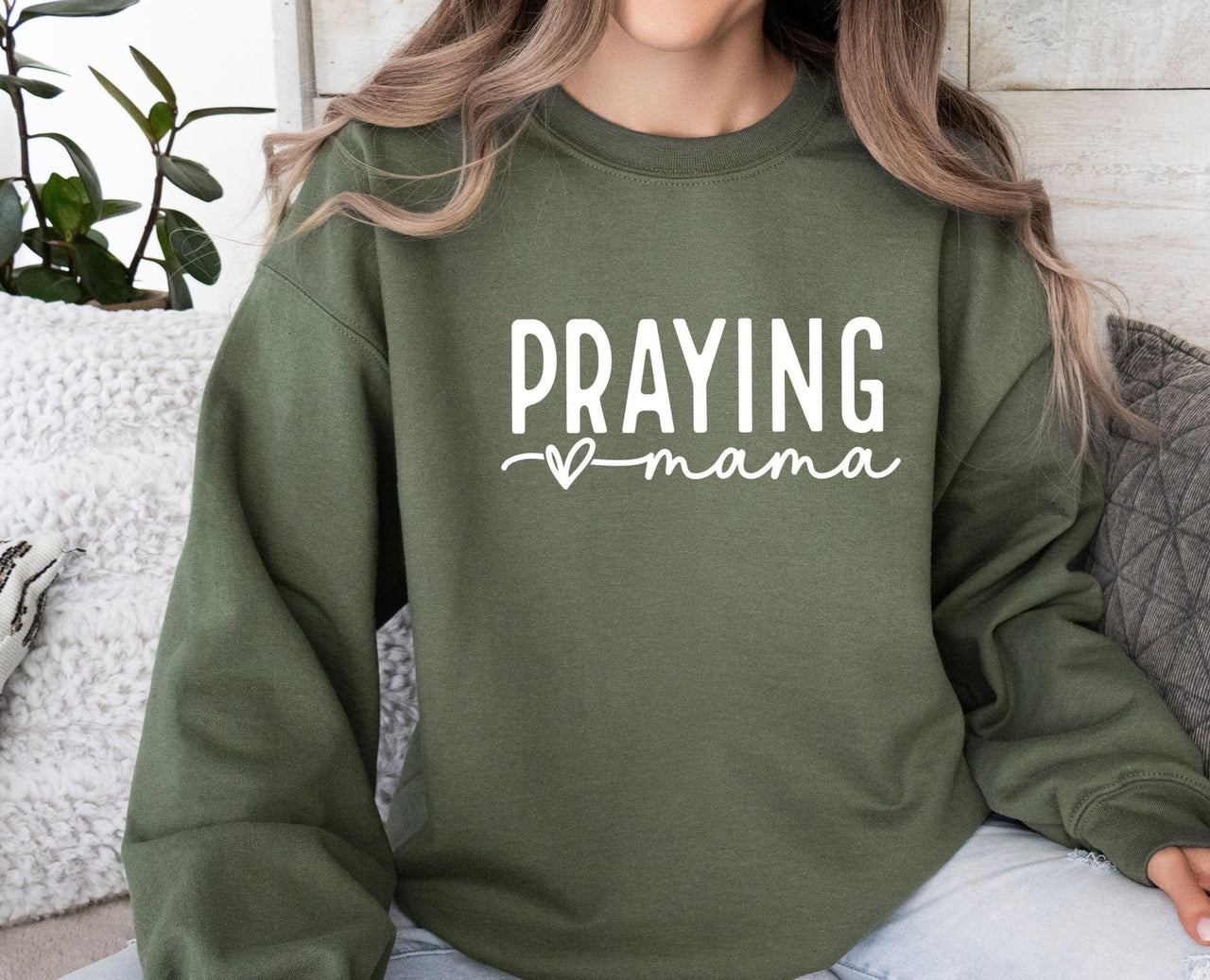 Praying Mama Sweater - lismoreboutique - Sweatshirt - Christian_Mom_Gift