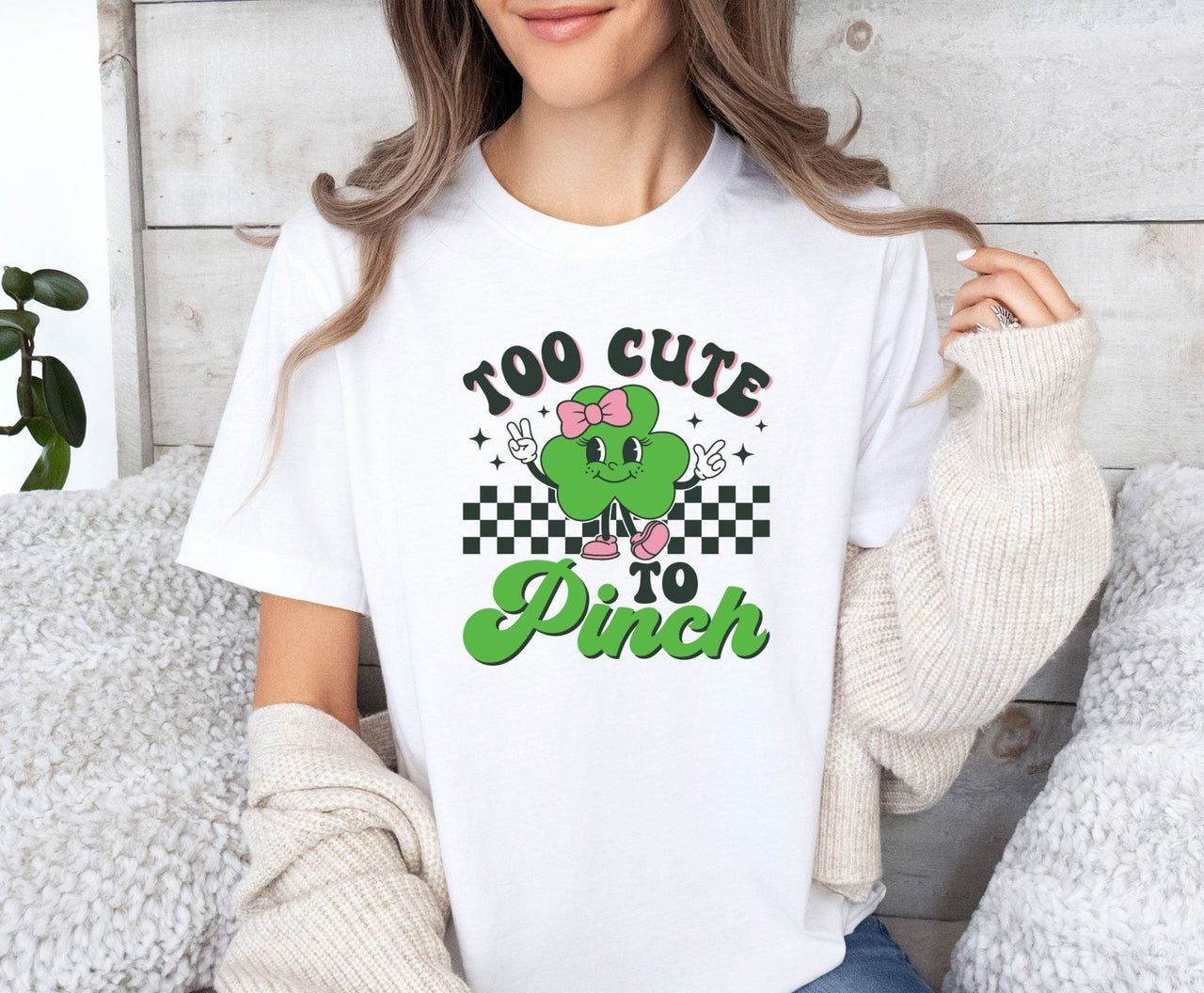 Cute Irish Shirt - lismoreboutique - Unisex T-Shirt - Clover_Shirts