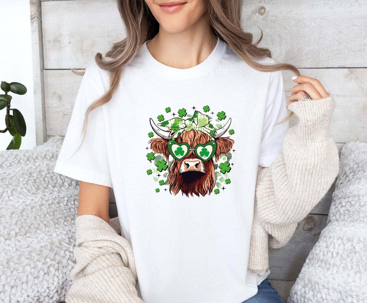 Highland Cow Shirt - lismoreboutique - Unisex T-Shirt - clover_cow_shirt