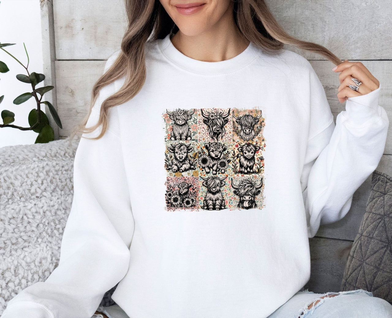 Highland Cow Sweatshirt - lismoreboutique - Sweatshirt - Cow_Farm_Gift