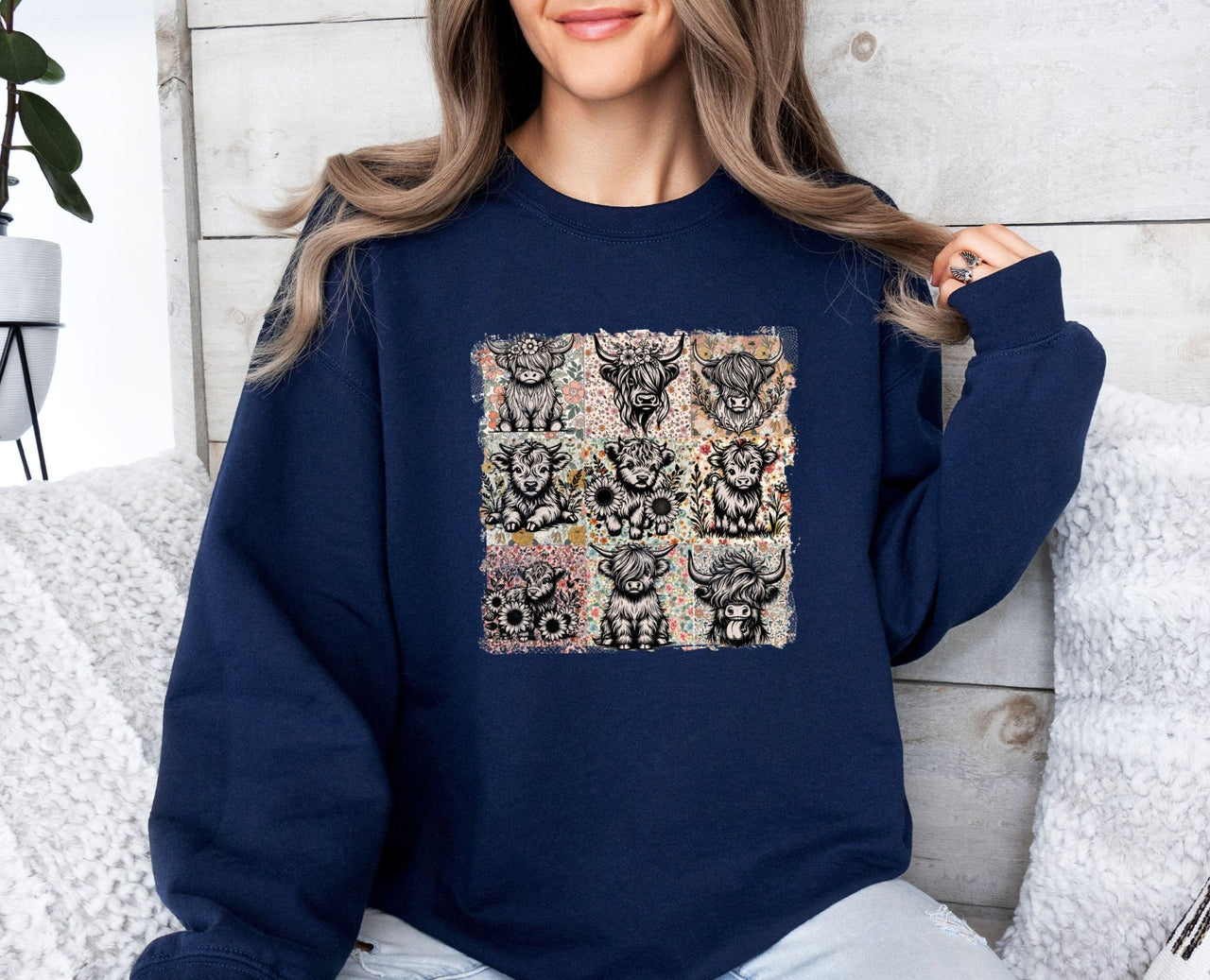 Highland Cow Sweatshirt - lismoreboutique - Sweatshirt - Cow_Farm_Gift